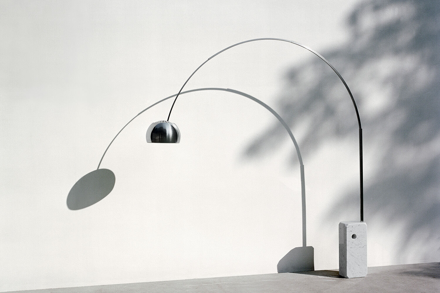 Flos Arco Floor lamp _ Design Holding 